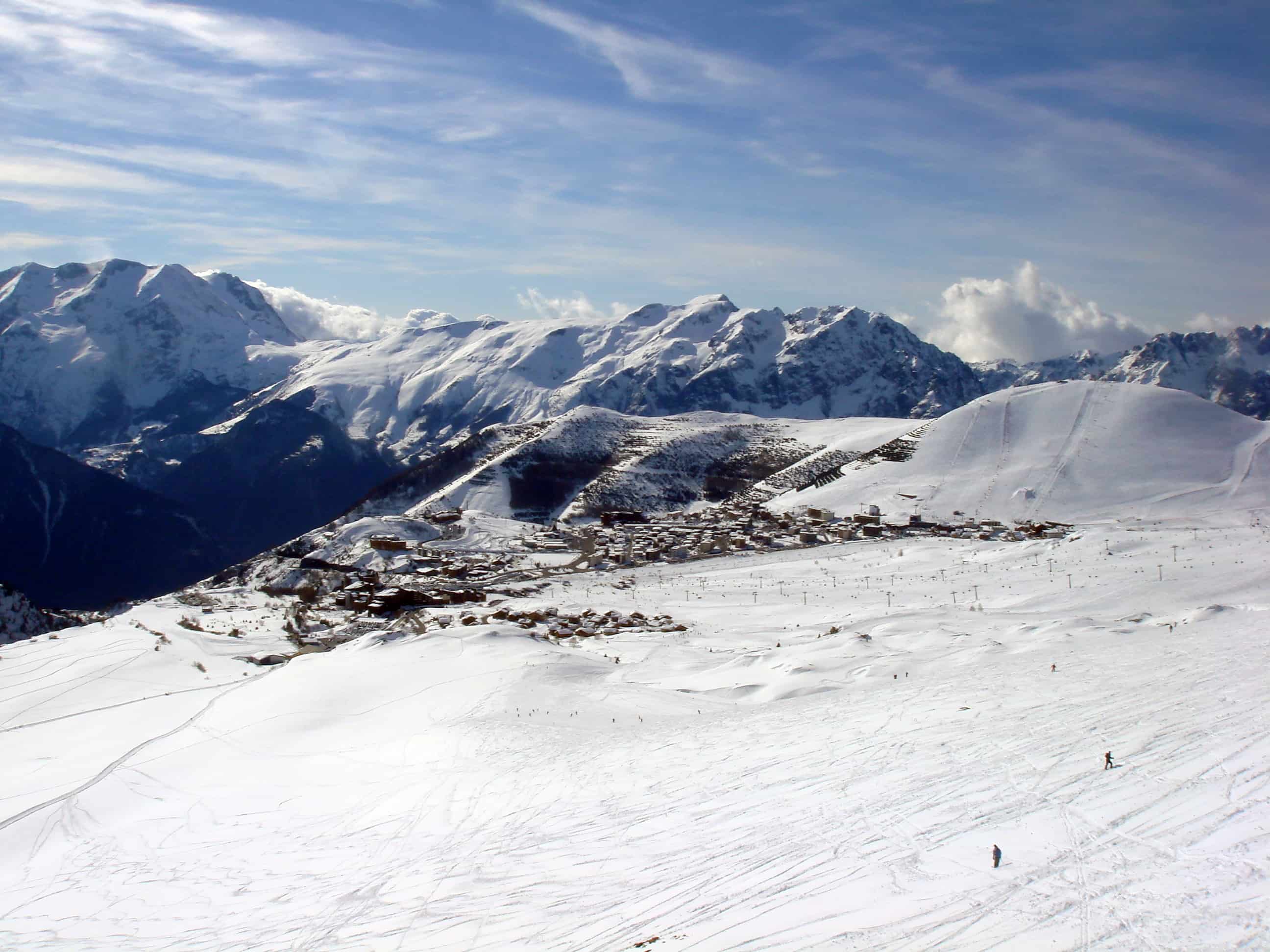 Alpe d'Huez ski resort from above